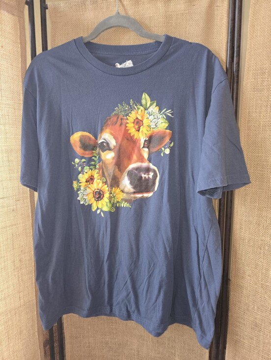 farm to market Tops - Women's Farm To Markey Navy Blue Tee with Sunflower Cow Graphic XL